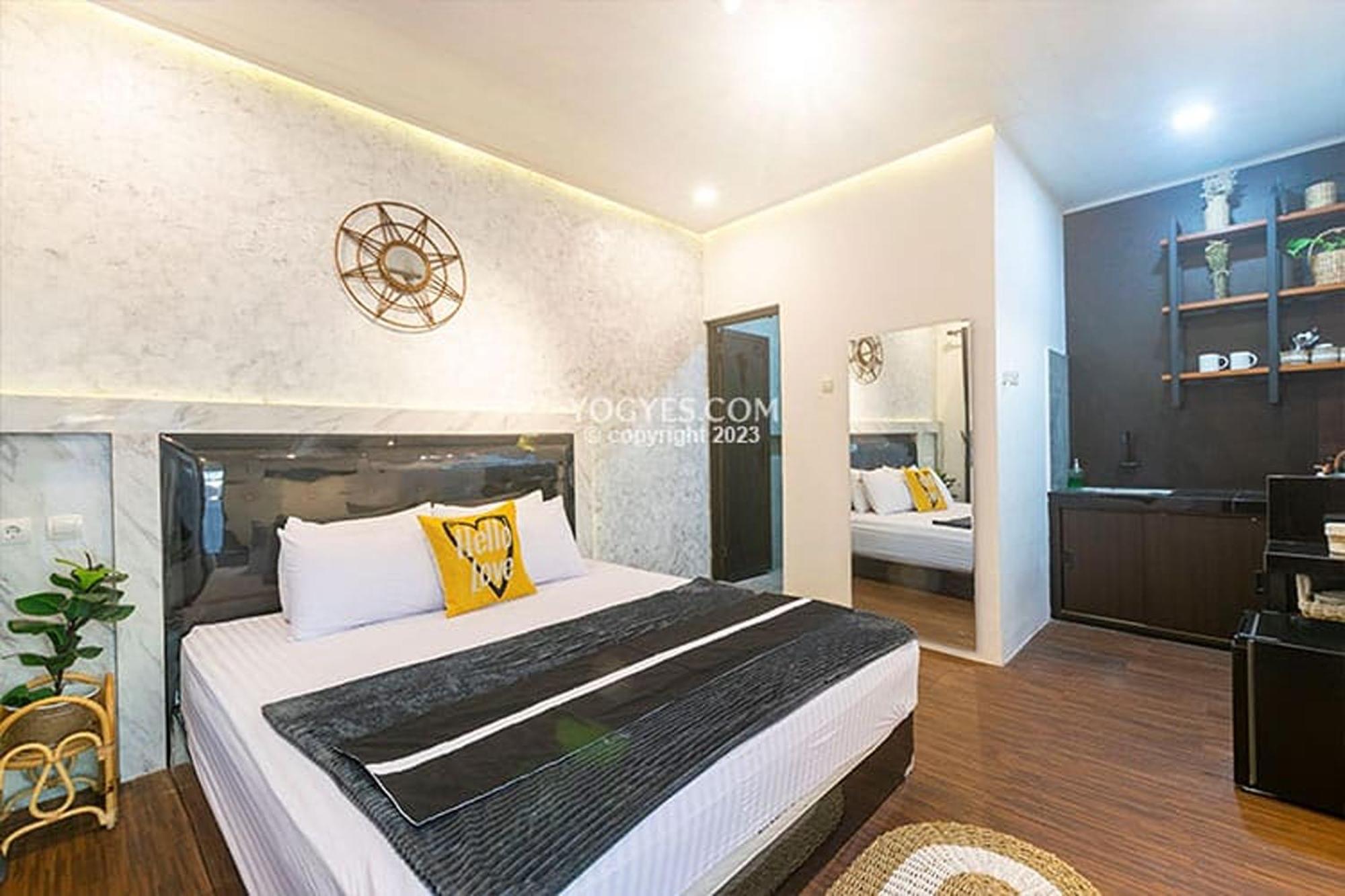 Destiny House Otel Yogyakarta Dış mekan fotoğraf